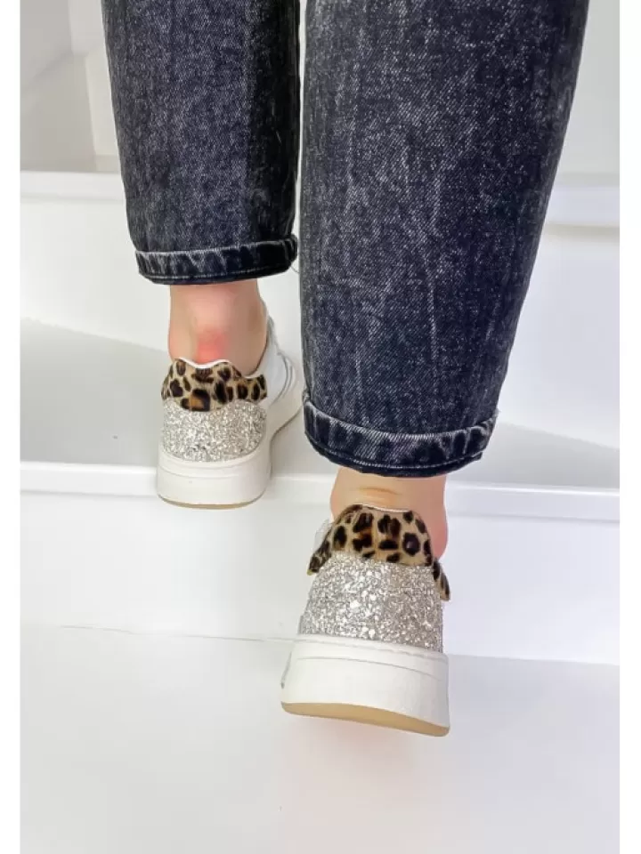 Shop Crime London Sneakers Timeless Low Top Multicolor- Blanc